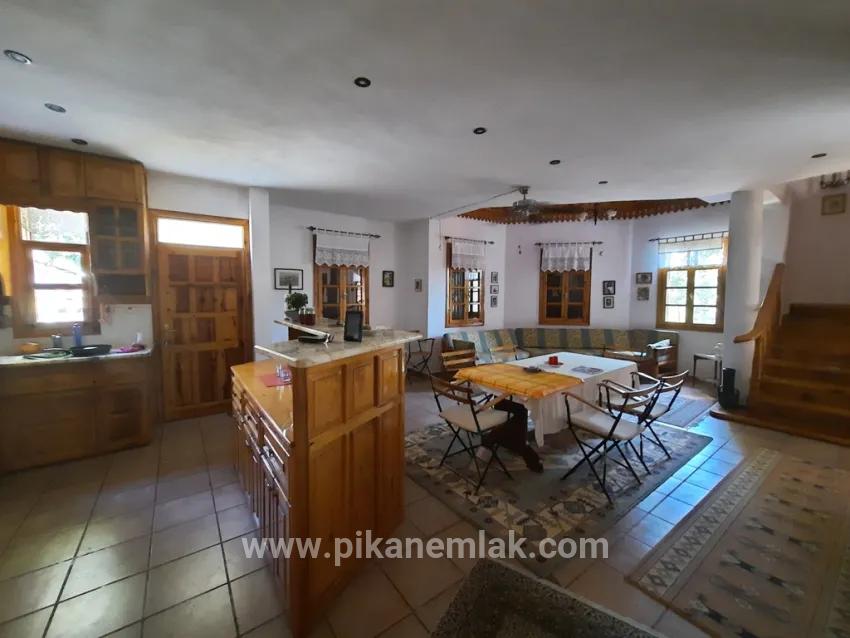 4+1-Zimmer Villa Zu verkaufen in Dalyan Bz. Ortaca - 3.500 m²