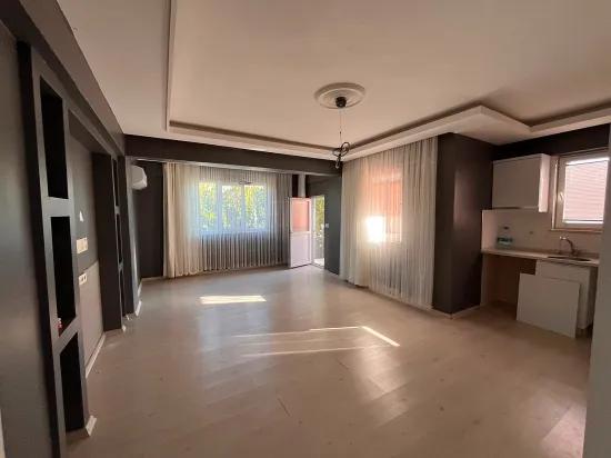 Im Ortaca Cumhuriyet Viertel geräumige und helle 3+1 Wohnung zu verkaufen