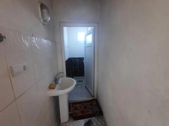 In Çameli Kızılyaka 5 000 M2 auf freistehendem Grundstück 2+1 Haus und 200 M2 Scheune zu verkaufen
