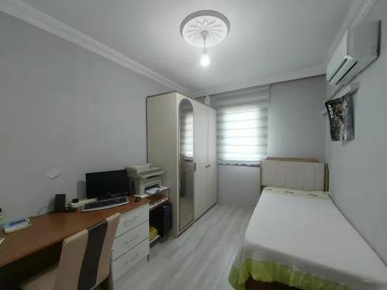 In Köyceğiz Toparlar, auf dem 1400 m2 Grundstück, stehen 5 freistehende Wohnungen zum Verkauf.