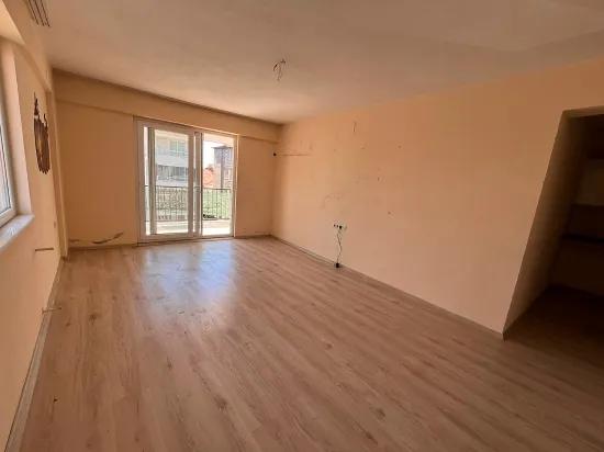 Im Zentrum von Ortaca Über dem Laden 2+1, unmöbliertes Haus zu vermieten