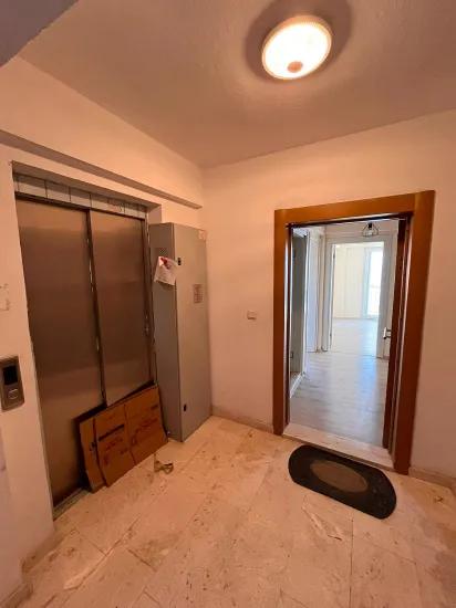 Im Zentrum von Ortaca Über dem Laden 2+1, unmöbliertes Haus zu vermieten
