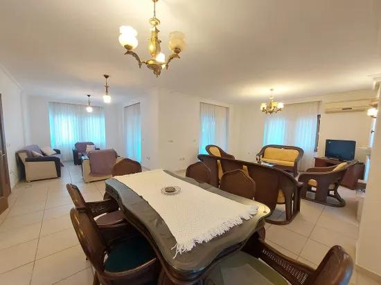 In Dalyan, Muğla auf einem 700 m² großen Grundstück mit Schwimmbad, möbliert, 3+1, 2 Duplex, 1 davon zu vermieten