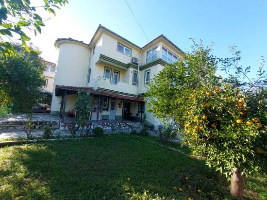 Ortaca Kemaliye'de 645 m2 arazide 7+2 yüzme havuzlu ev satılık veya takas