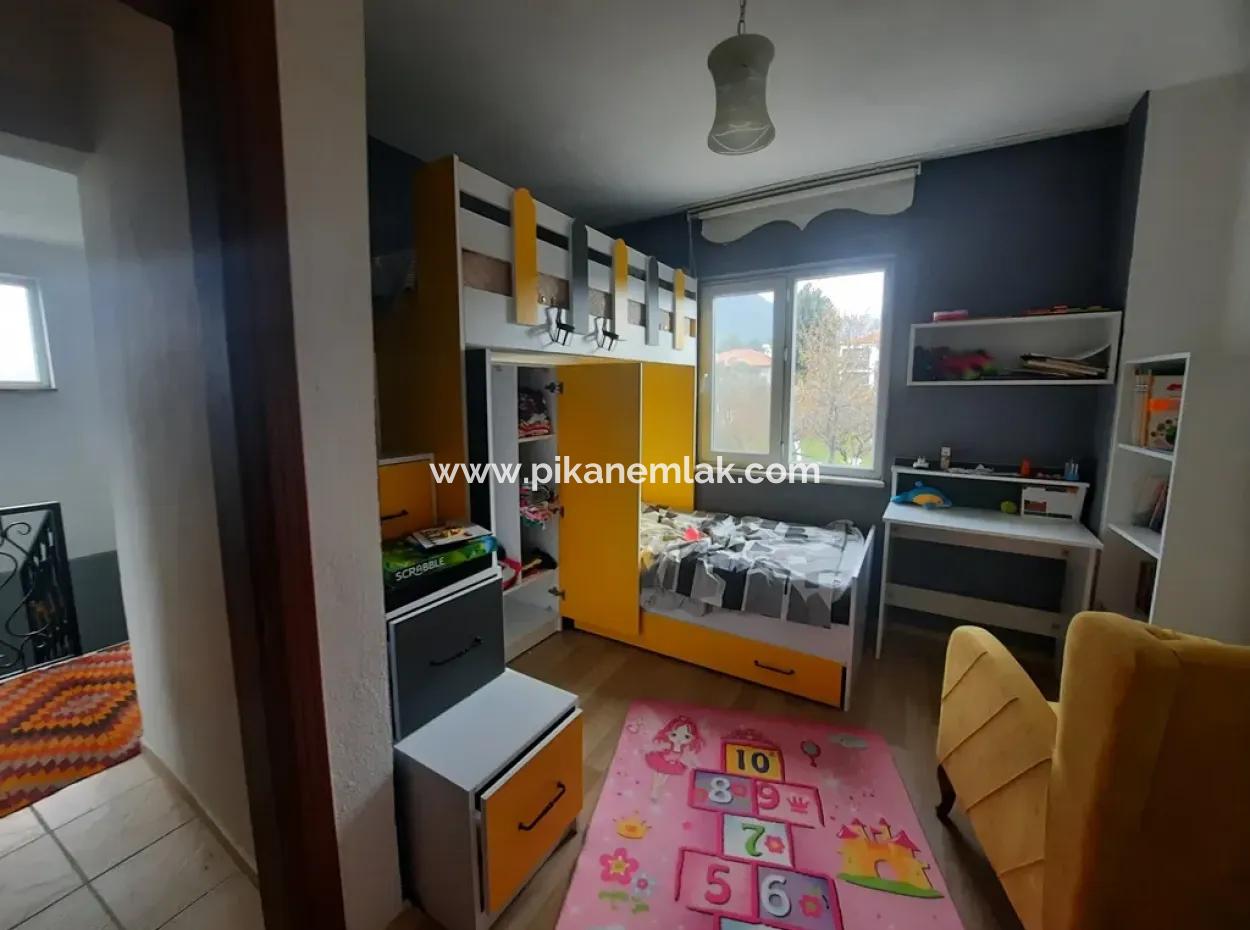 Villa Mit 200 M2 Seeblick Auf 1700 M2 Grundstück In Köyceğiz Zeytinalan Steht Zum Verkauf