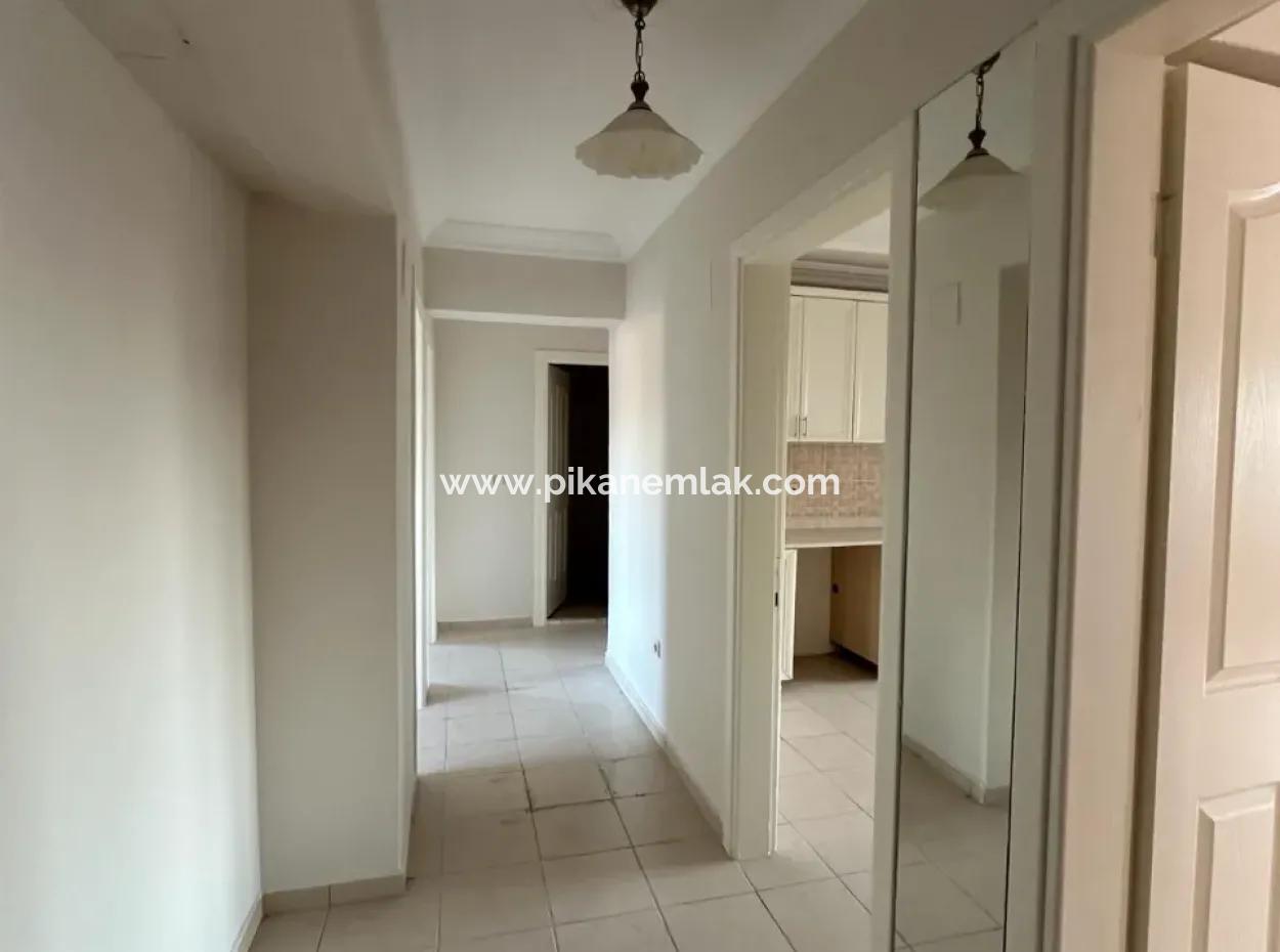 Boulevard Fassade 3 1 Wohnzimmer- Und Küchenwohnung Zum Verkauf