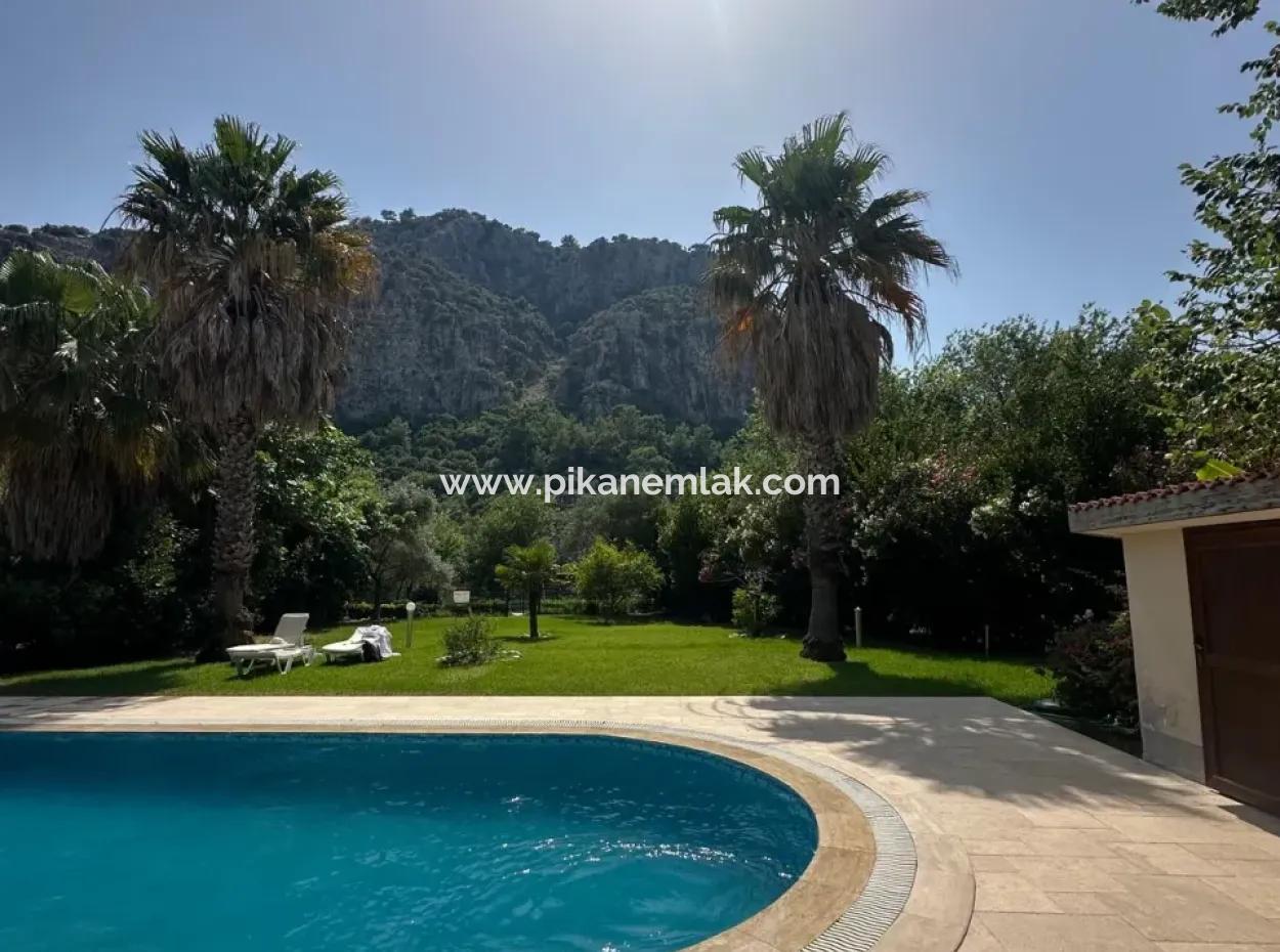 Muğla Dalyanda Canal Front 2 Villa Zum Verkauf Auf 1 Grundstück