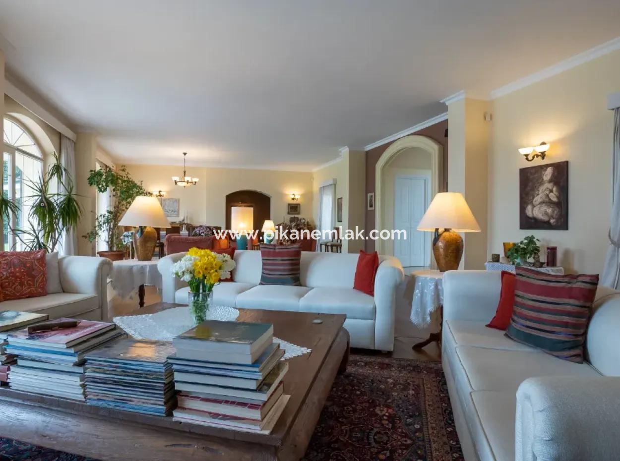 7 In 1 Freistehendes Luxushaus Auf Einem 2300 M2 Großen Grundstück Zum Verkauf In Zekeriyaköy, Istanbul