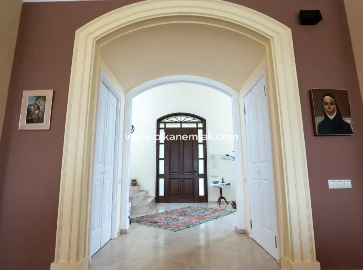 7 In 1 Freistehendes Luxushaus Auf Einem 2300 M2 Großen Grundstück Zum Verkauf In Zekeriyaköy, Istanbul