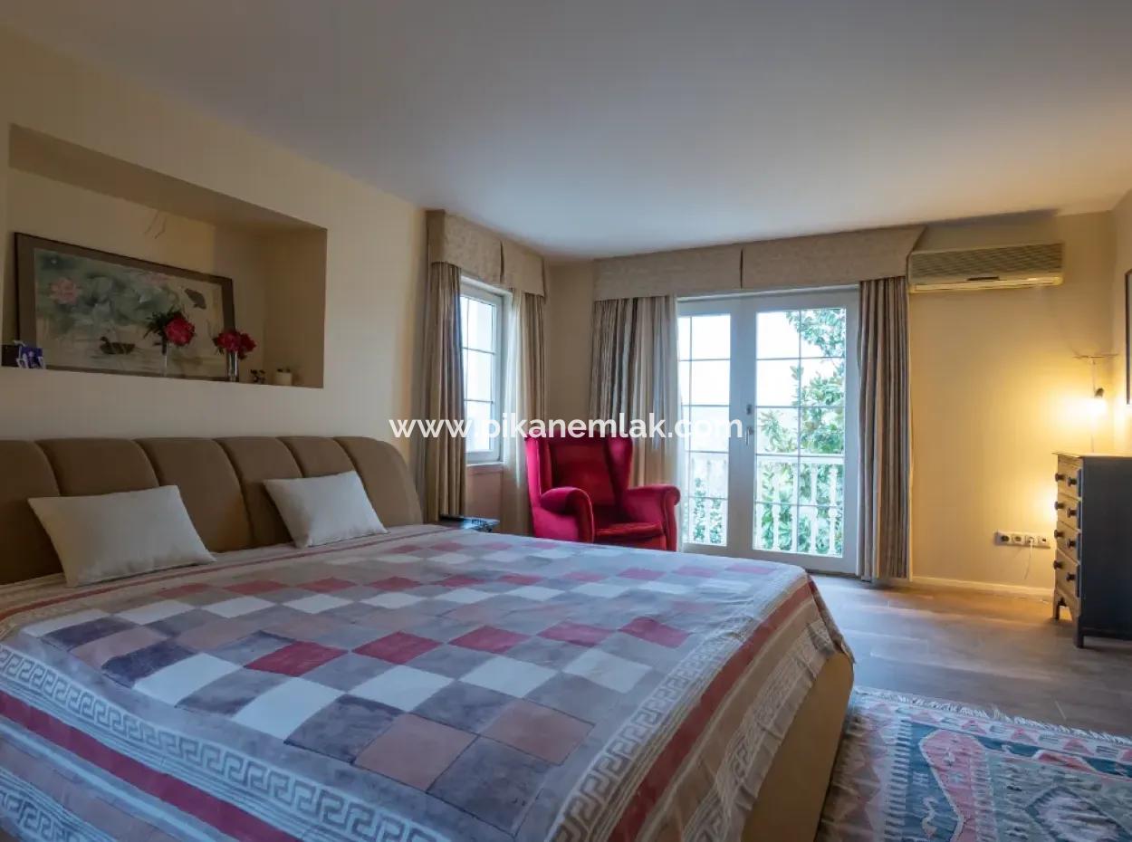 7 In 1 Freistehendes Luxushaus Auf Einem 2300 M2 Großen Grundstück Zum Verkauf In Zekeriyaköy, Istanbul