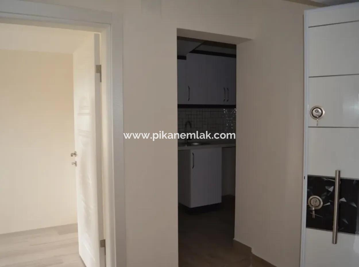 Null Geschäfte Zum Verkauf Im Dorf Business Center