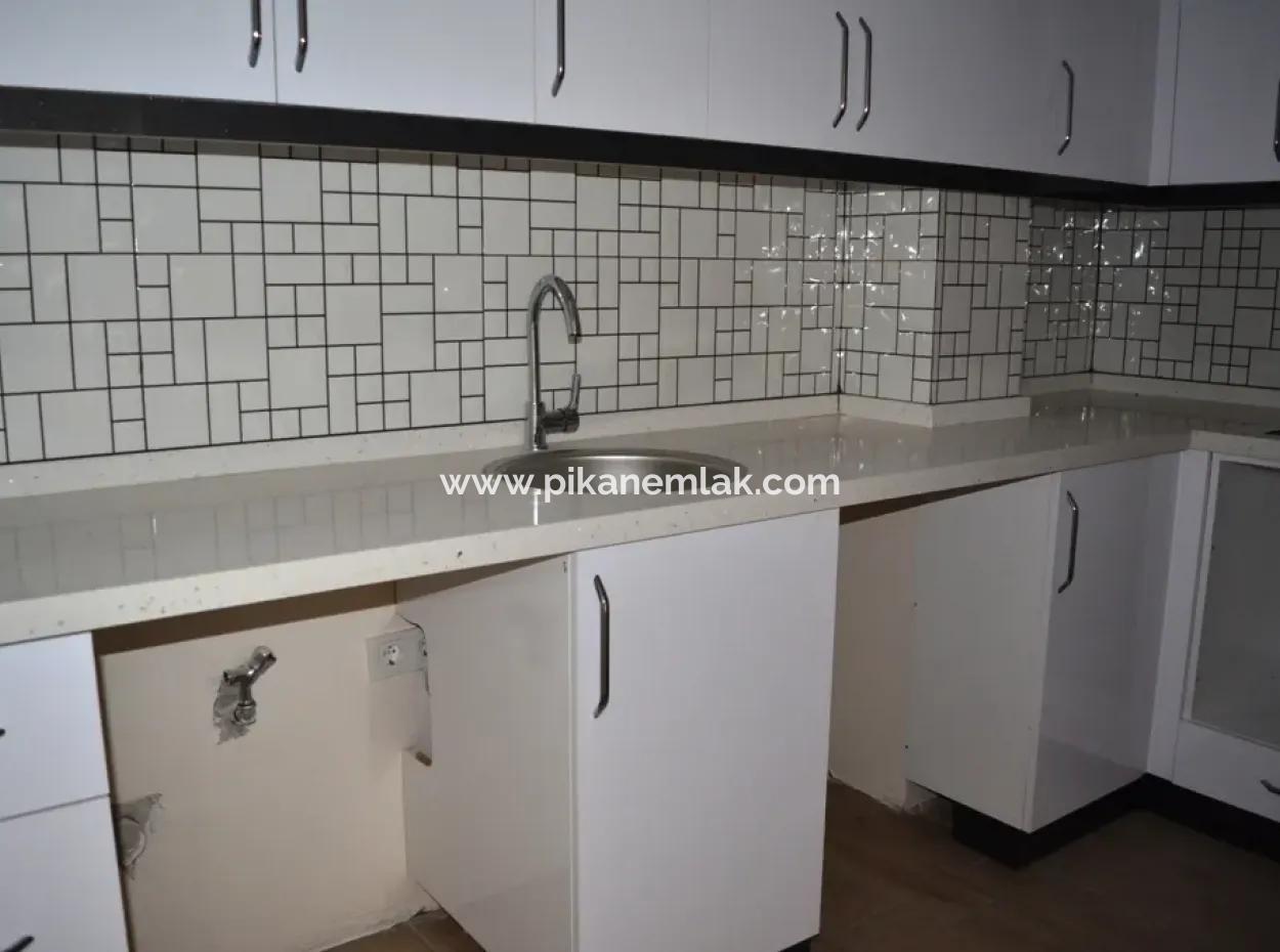 Null Geschäfte Zum Verkauf Im Dorf Business Center