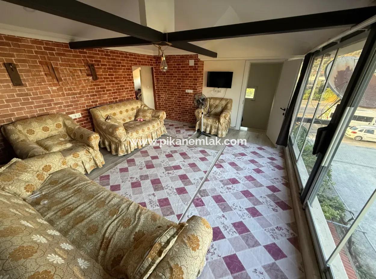 Ein Freistehendes 2,5-Stöckiges Gebäude An Der Dalyan-Straße In Ortacada Steht Zum Verkauf.