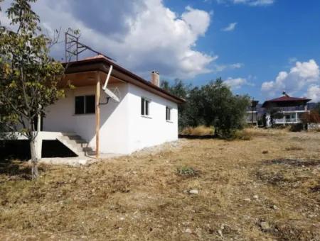 2 Einfamilienhäuser Zum Verkauf In 1992 M2 Grundstück Mit Blick Auf Den See In Köyceğiz Zeytinalanı