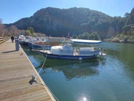 Muğla Dalyanda Kanalfront Freistehendes 5 000 M2 Grundstück Zum Verkauf