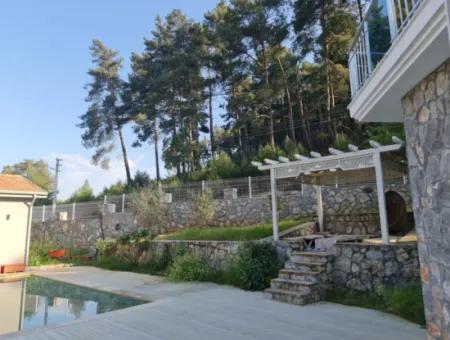 Freistehende Luxusvilla Mit Swimmingpool Zum Verkauf In Der Natur In Fethiye Üzümlü