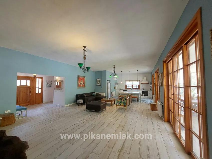 4+1 Bedroom Villa For rent in Dalyan Nbh. Ortaca - 450 m²