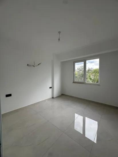 Entire building for rent suitable for public Institutions