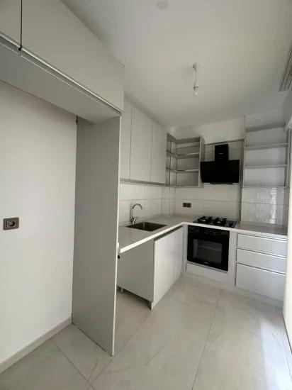 Entire building for rent suitable for public Institutions