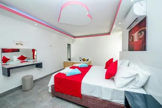 Antalya, Kaş, Kalkan, In İslamlar 1.000 M2 Detached Title Deed Partially Sea View House For Sale