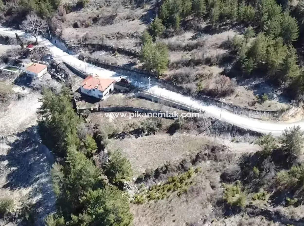 Land With 2 Houses In Denizli Çameli Ericek For Sale