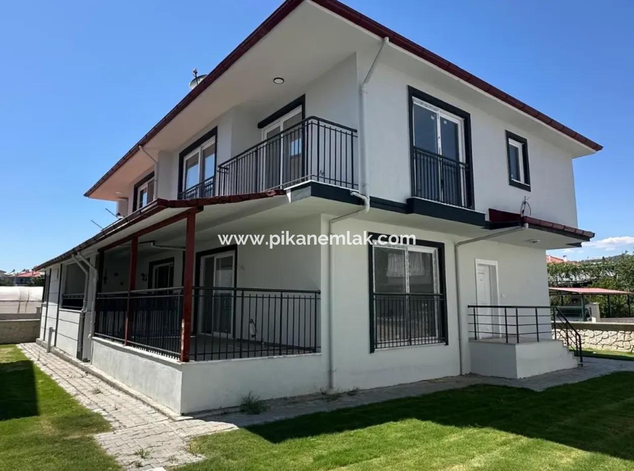 3 1 Duplex Villa For Rent In Complex With Pool In Ortaca Karaburunda
