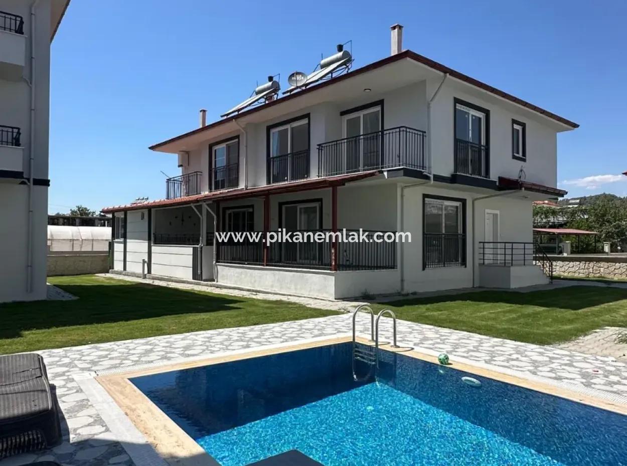 3 1 Duplex Villa For Rent In Complex With Pool In Ortaca Karaburunda