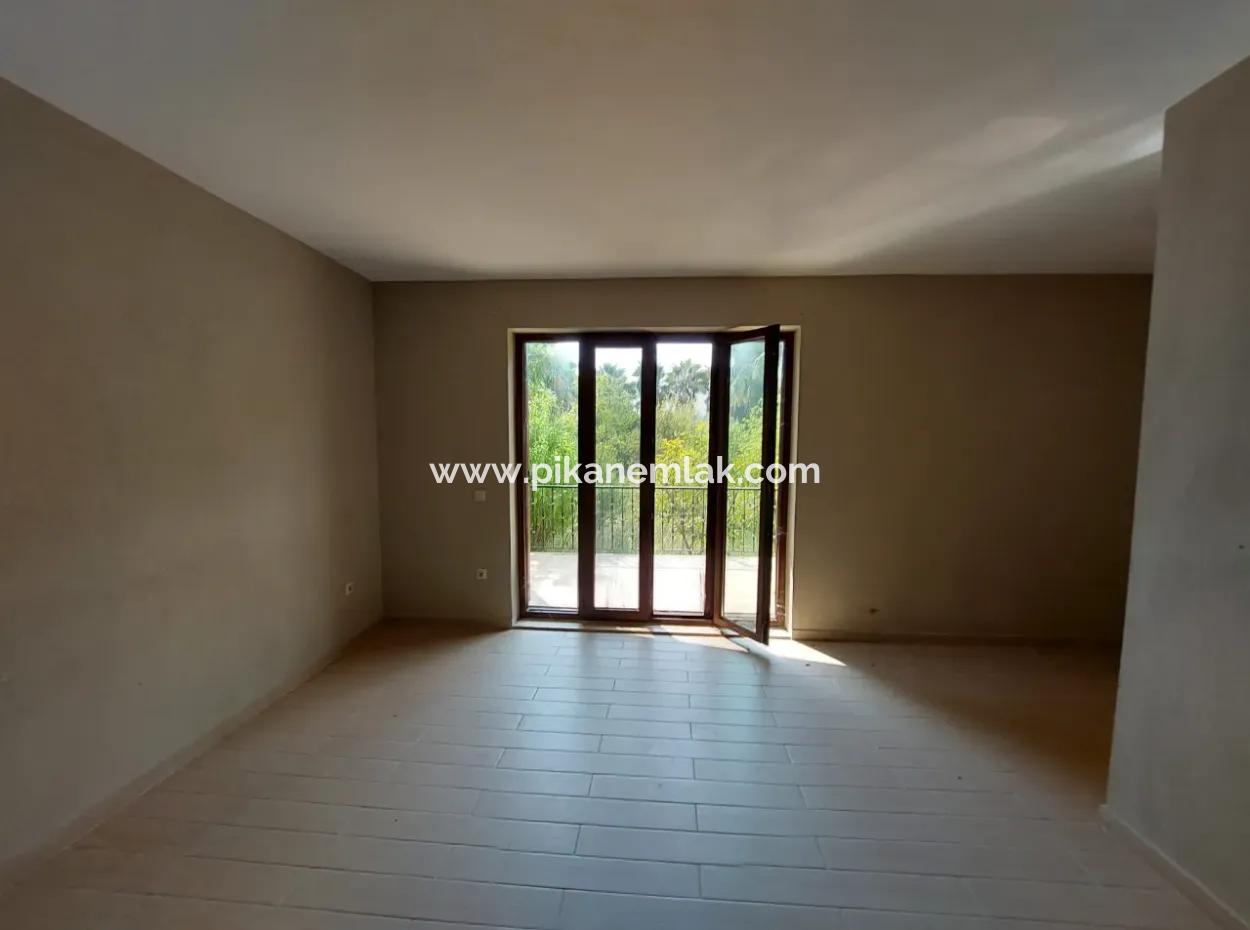 Houses On 3.500 M² Land Suitable For Tourism Investment In Muğla Dalyan For Sale