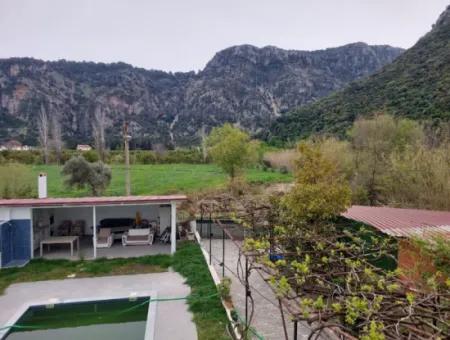 Unfurnished 160 M2, 2 1 Ground Floor Apartment For Rent In Ortaca Marmarlı.