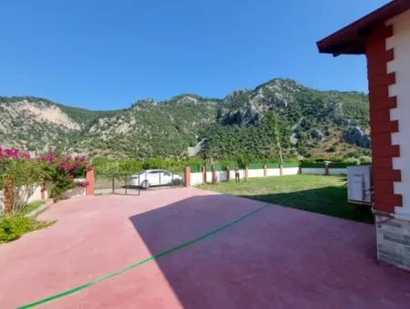 For Sale Bargain House With A Usage Area Of 4 1 210 M2 On A Land Of 1000 M2 In Dalyan