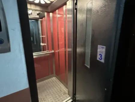 4 1 Air-Conditioned Apartment With Living Room And Kitchen In The Center For Rent