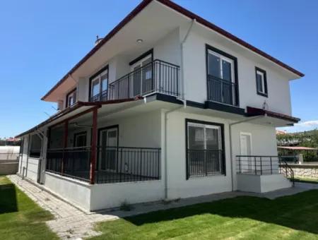 3 1 Duplex Villa For Rent In Complex With Pool In Ortaca Karaburunda