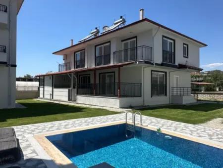 3 1 Duplex Villa For Rent In Complex With Pool In Ortaca Karaburunda