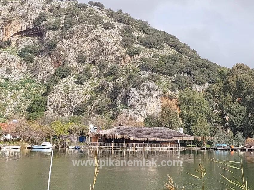 Для продажи Семейный дом 2+1 в Çandır Köyceğiz - 1.730 m²