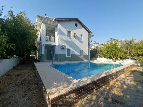 в Muğla Dalyan 2+1 с плавательным бассейном 2+1, 95 m2 квартира продаётся