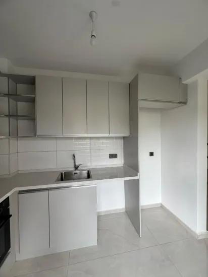 Государственным учреждениям соответствующее полностью сдаваемое в аренду здание