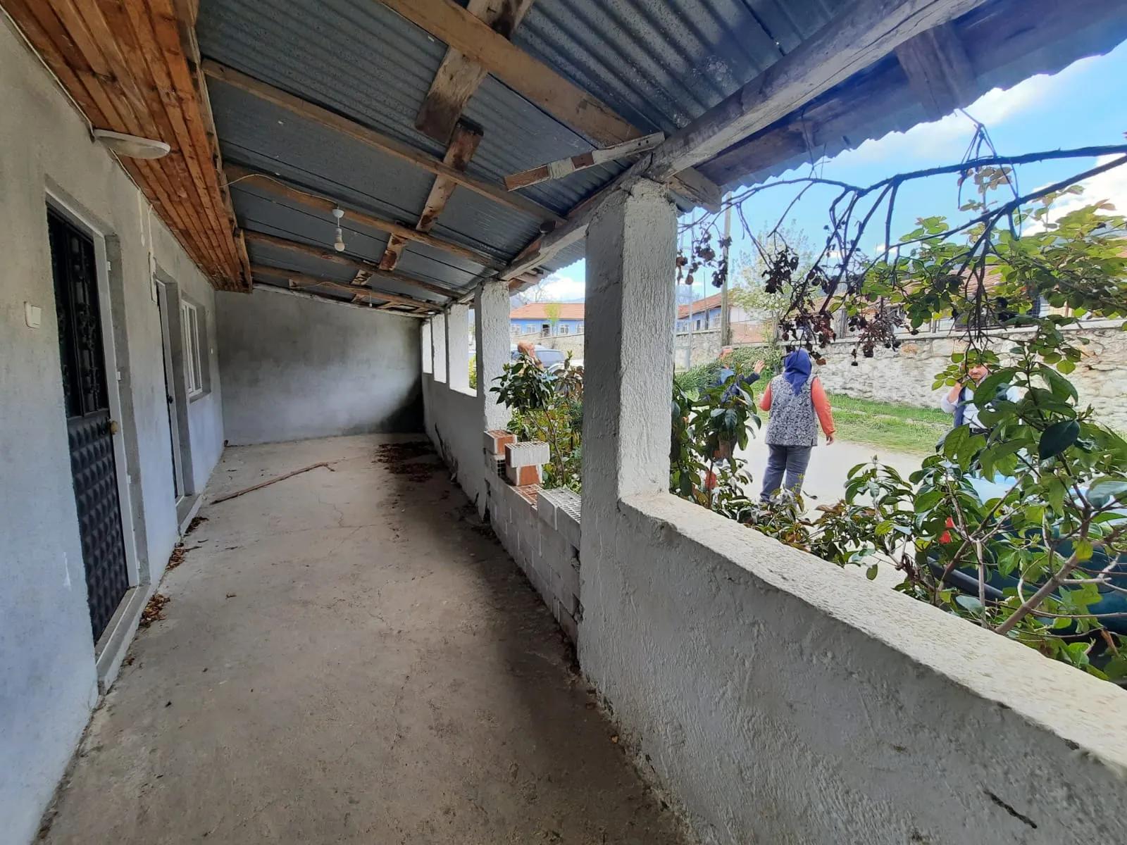 Acıpayam Olukbaşı' da 257 m2 arsada müstakil, 85 m2, 2+1 Köy Evi eşyasız kiralık