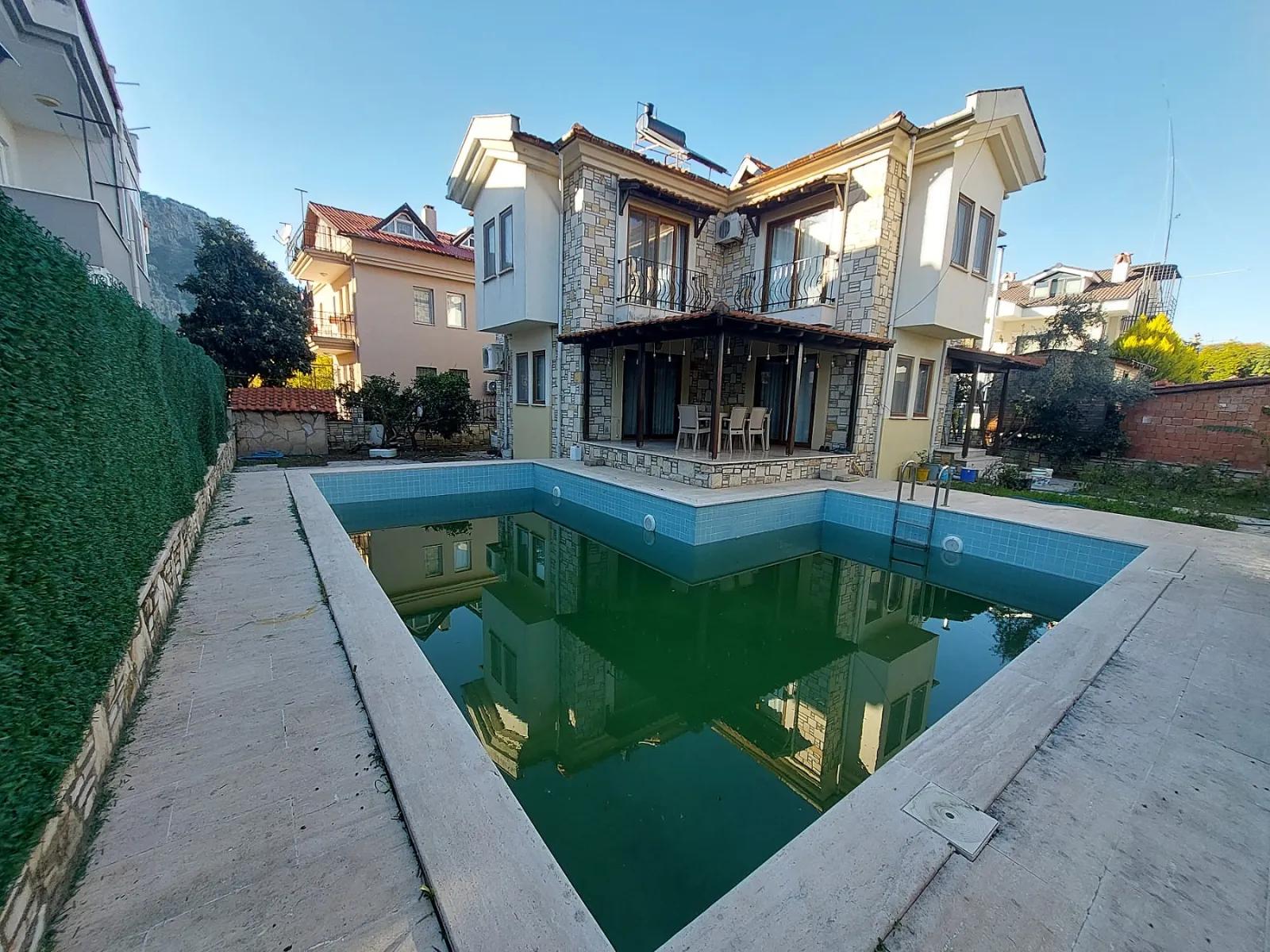 Muğla Dalyan’da 700 m² arsada yüzme havuzlu eşyalı 3+1, 2 dubleks, 1 tanesi kiralık