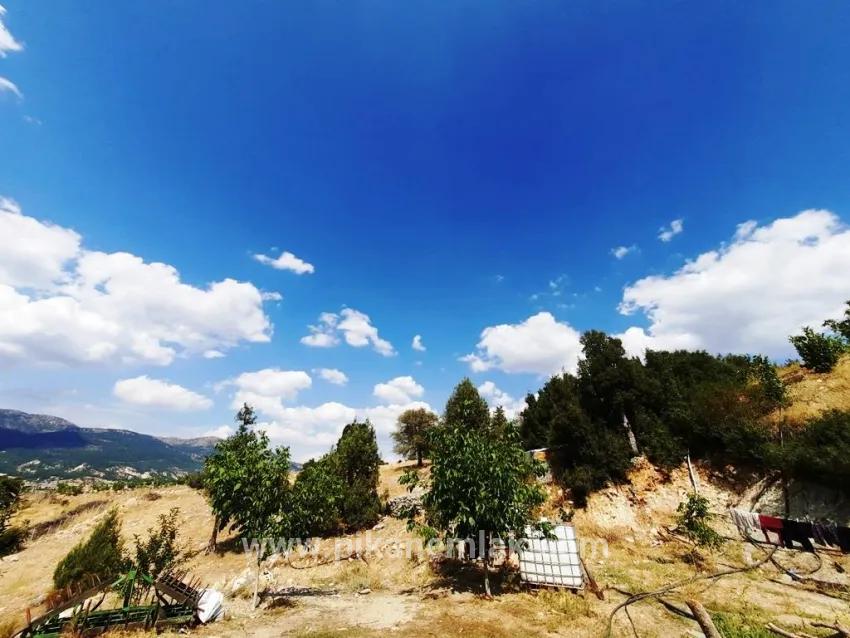 Çameli Kızılyaka Mah. Satılık 2+1 Çiftlik evi - 5.000 m²