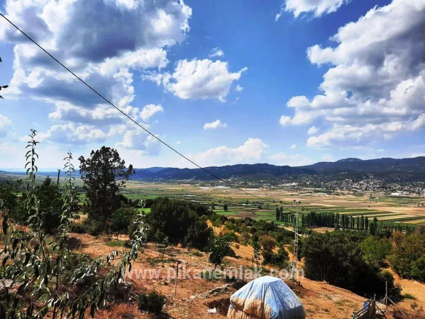 Çameli Kızılyaka Mah. Satılık 2+1 Çiftlik evi - 5.000 m²