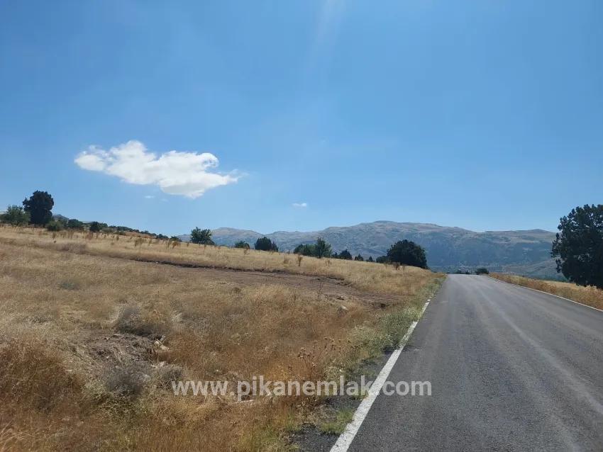 Tefenni Merkezköyler Yuva Köyü Mah. Satılık Tarla - Tarla İmar Durumlu - 5.900 m²