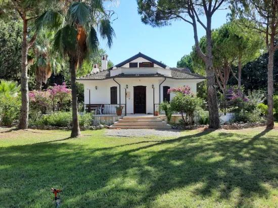 Muğla Dalyan da Satılık 3500 M2 Arsada Müstakil Lüks Villa