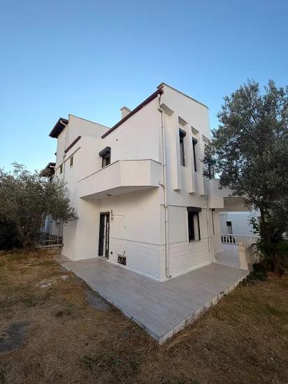 Gömeç Karaağaç'ta Denize 200 Metre Mesafesinde Satılık 3+1 Villa