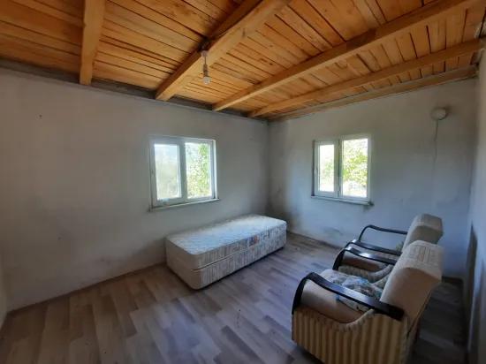 Çameli Kızılyaka’da 5 000 M2 Müstakil Arazide 2+1 Ev ve 200 M2 Ahır Satılık