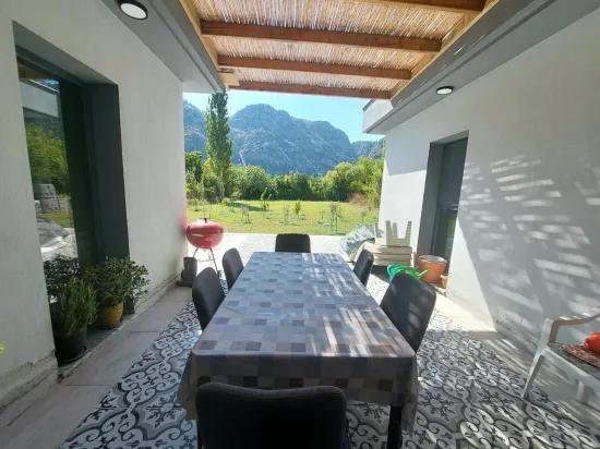 Ortaca Okçular Dağ ve Doğa Manzaralı, Arsa fiyatına 2.000 m2, Arsada, 4+1, 240 m2 müstakil