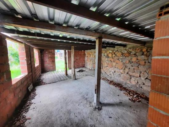 Acıpayam Olukbaşı' da 257 m2 arsada müstakil, 85 m2, 2+1 Köy Evi eşyasız kiralık