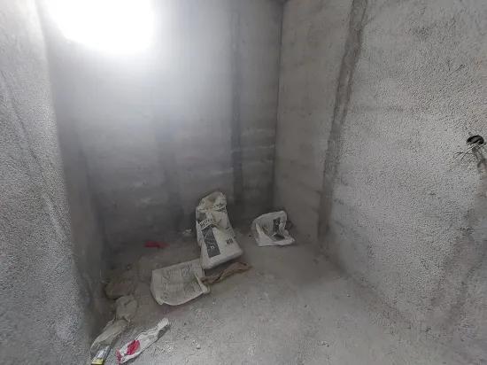 Muğla Ortaca sıfır 3 katlı binanın orta katında bulunan 1+1 daire satılık.