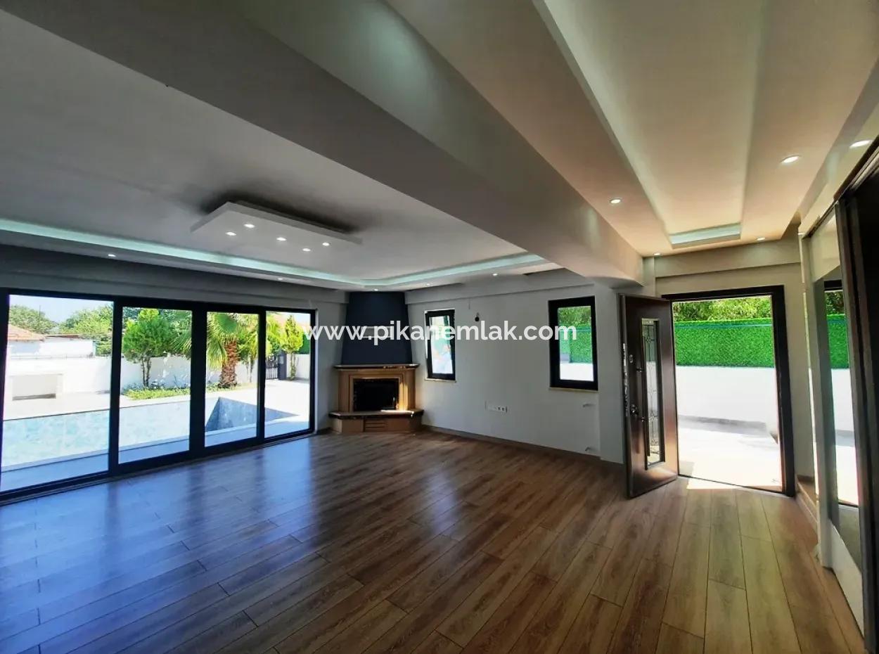 Muğla Dalyanda 520 M2 Arsada 230 M2 5+1 Ultra Lüks Villa Satılık