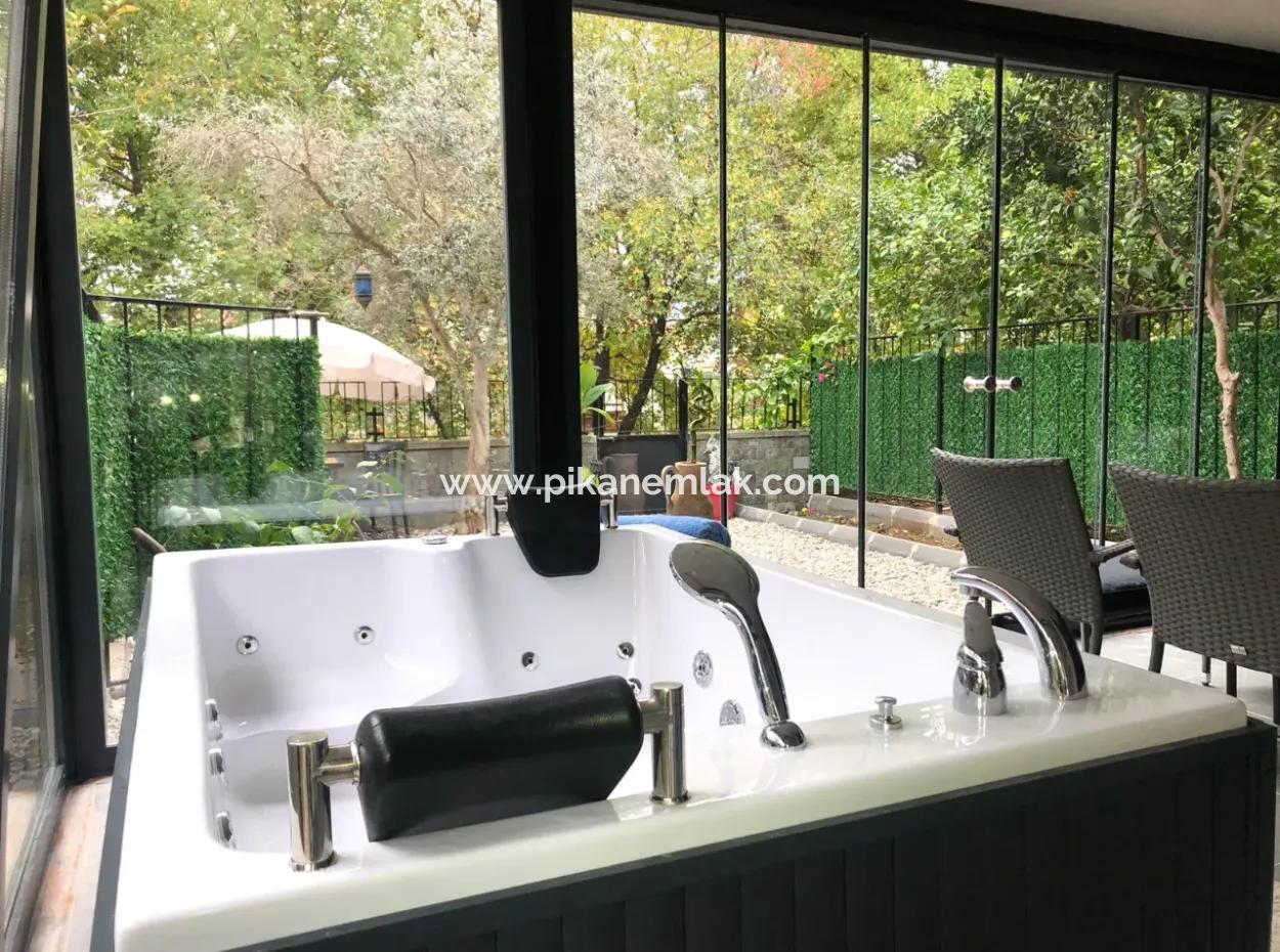 Muğla Fethiye Çiftlik Mahallesinde Satılık Villa