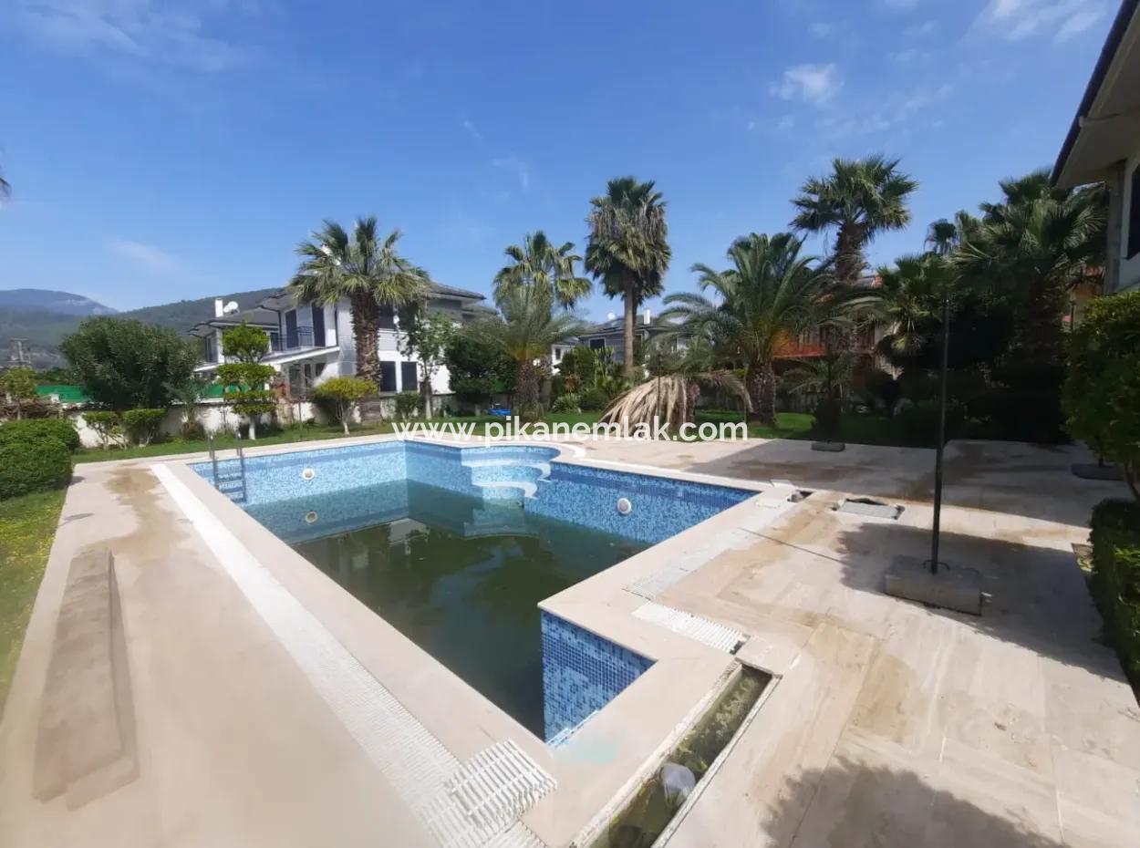 Muğla Ortaca Dalyan Da 280 M2 4+1 Jakuzili Tripleks Satılık